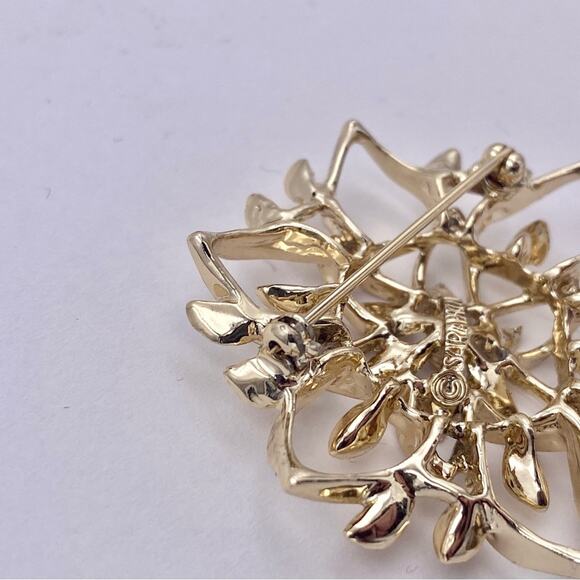 1962 SARAH COVENTRY “Peta-Lure” Flower Brooch - Picture 10 of 10